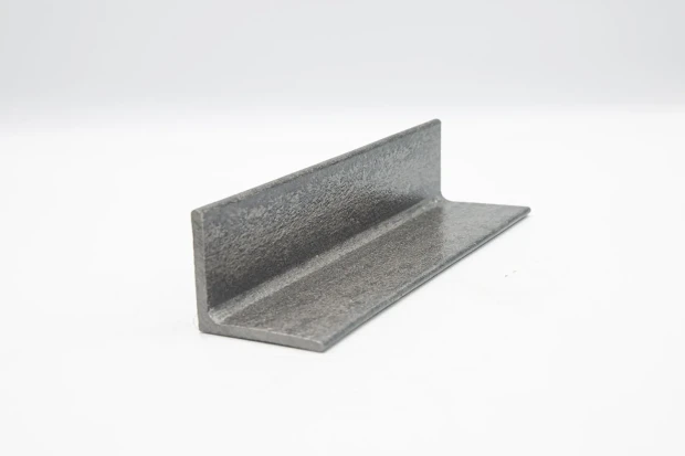 Eşitkenar Köşebent